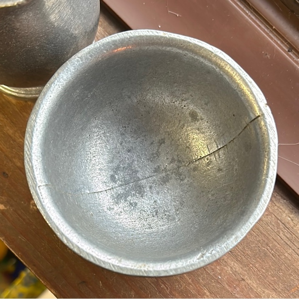 Vintage Pewter Creamer and Sugar Bowl Set - Picture 3 of 5